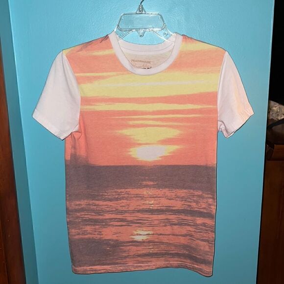 Men’s sunset tee   - Picture 1 of 3